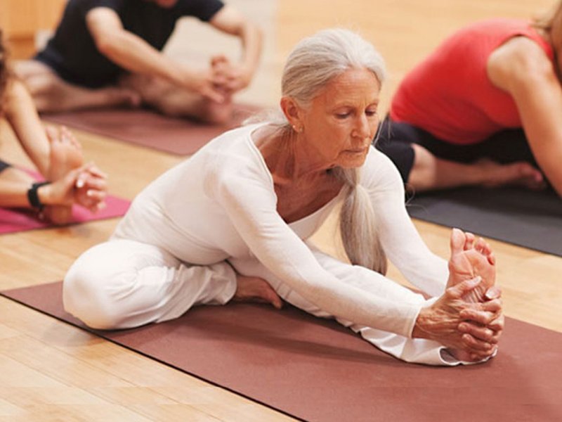 Як йога протистоїть старінню мозку